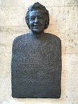 Denkmal Grete Mostny-Glaser (Foto: Sandra Folie, CC BY-SA 4.0, via Wikimedia Commons)